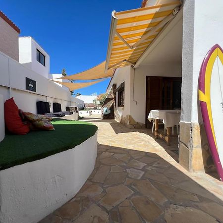 Pura Vida Surf Camp & School Hostel La Oliva Kültér fotó